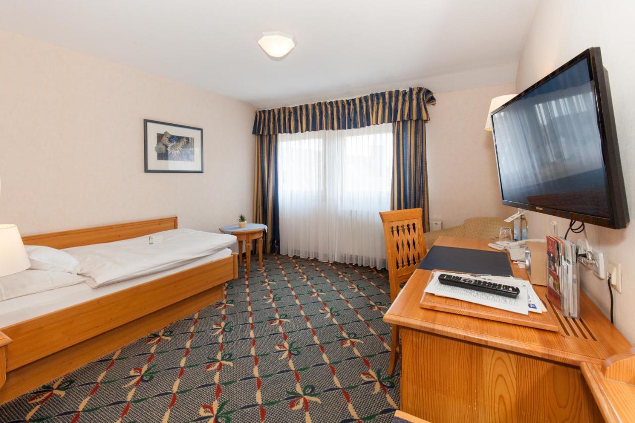 Landgasthof Hotel Hirsch โลซบวร์ก ภายนอก รูปภาพ